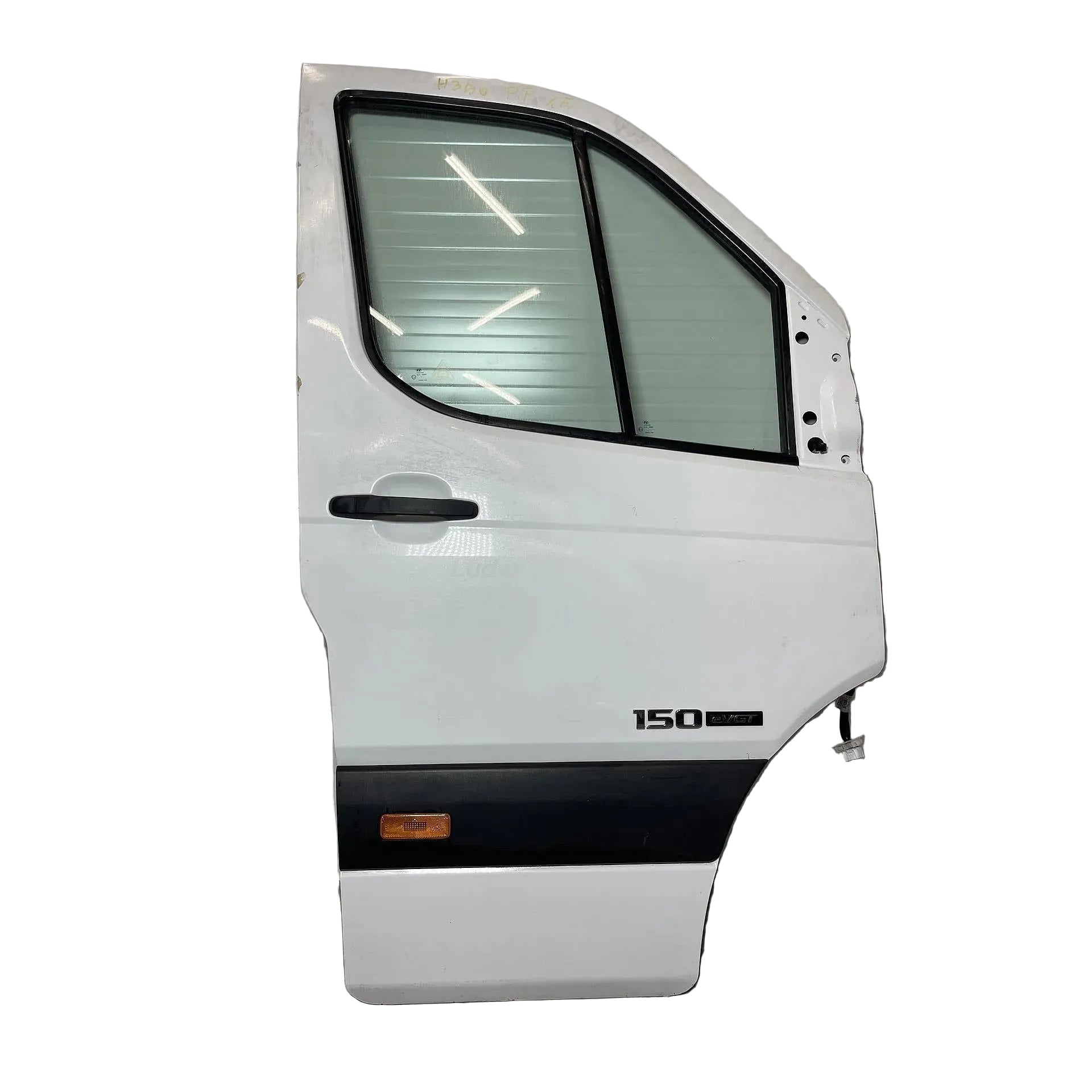 76004 59010 - Предна дясна врата за HYUNDAI H350